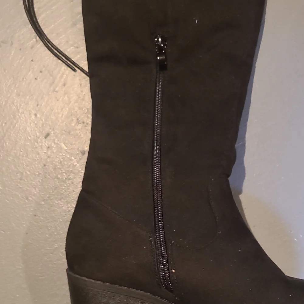 Black Knee-High Women's Boots - Picture 2 of 5